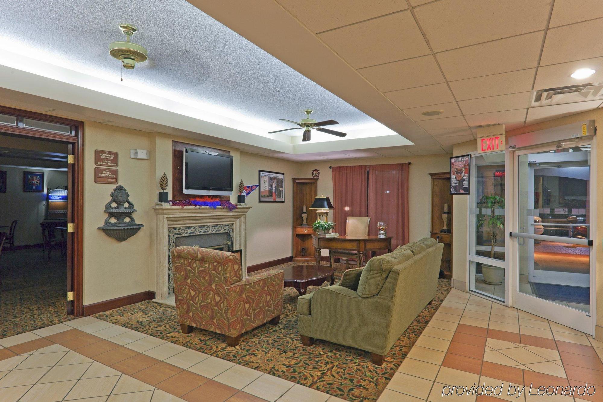 Holiday Inn Express & Suites - Oxford By Ihg Экстерьер фото