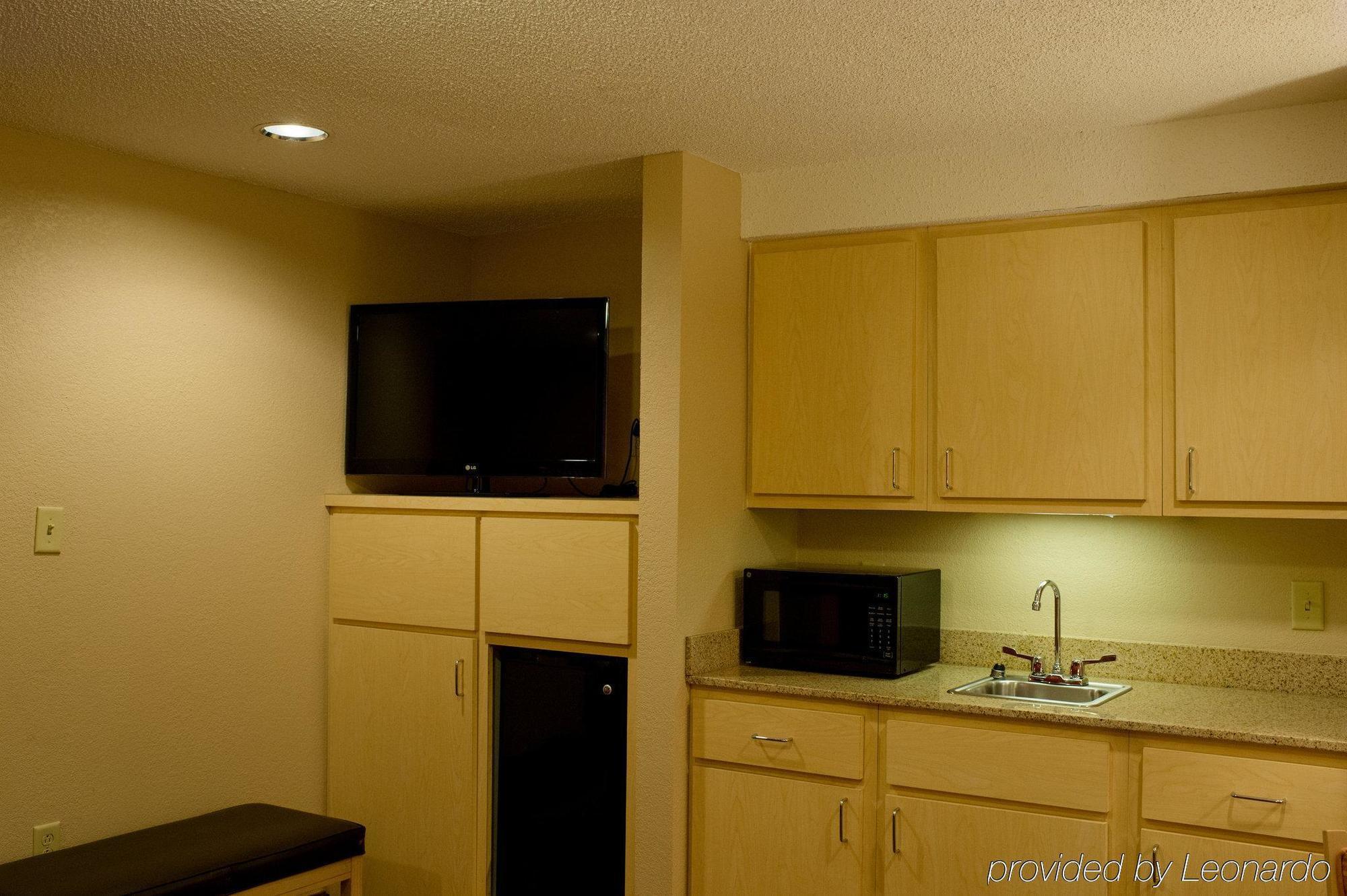 Holiday Inn Express & Suites - Oxford By Ihg Экстерьер фото
