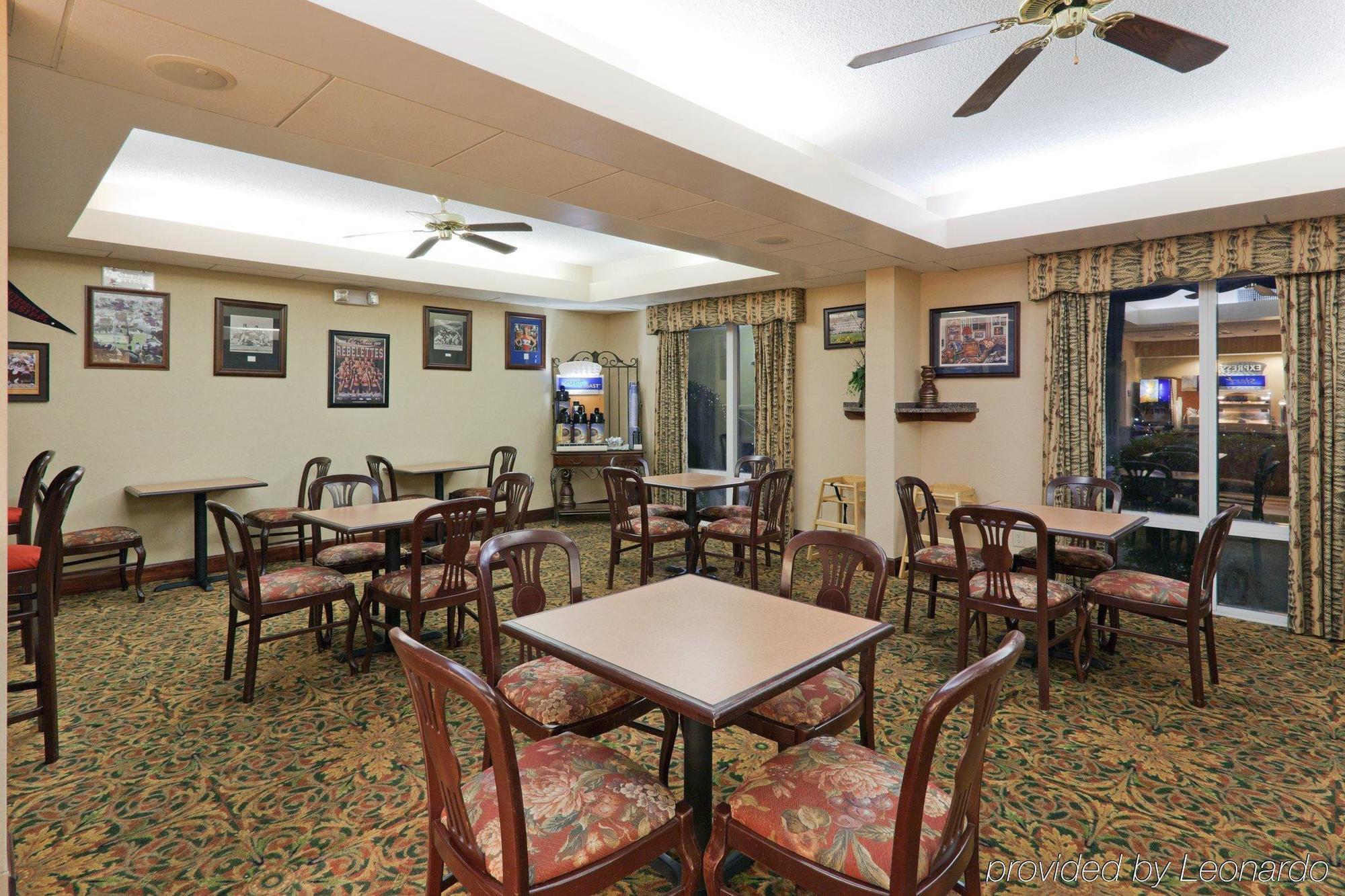 Holiday Inn Express & Suites - Oxford By Ihg Экстерьер фото