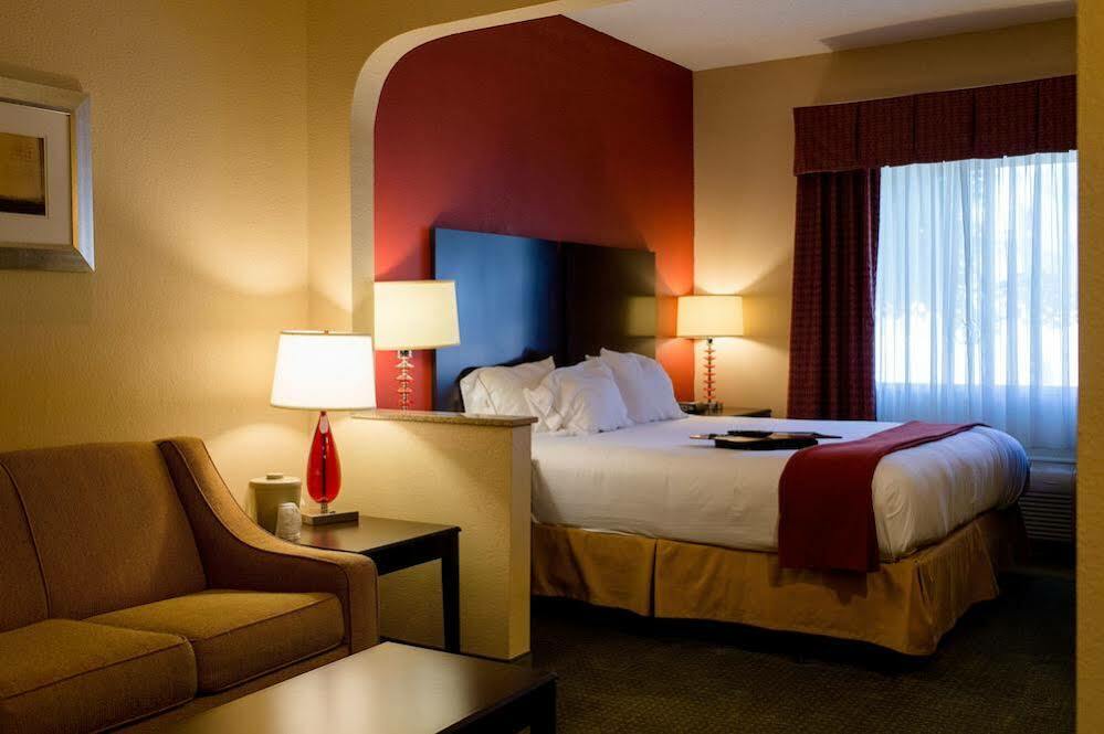 Holiday Inn Express & Suites - Oxford By Ihg Экстерьер фото